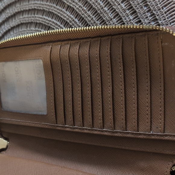 Michael Kors Jet Set Double Zip Wristlet - Picture 7 of 10